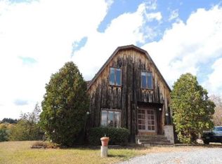 20 Gasparro Dr, Pleasant Valley, NY 12569
