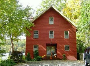 516 Lake Dr, Guilford, CT 06437