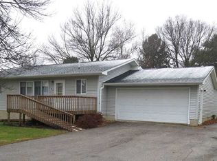 106 3rd St SE, Fort Atkinson, IA 52144