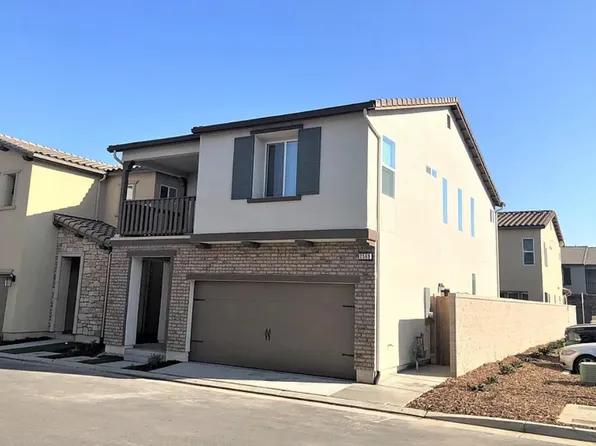 2569 Mustang Dr, Clovis, CA 93612