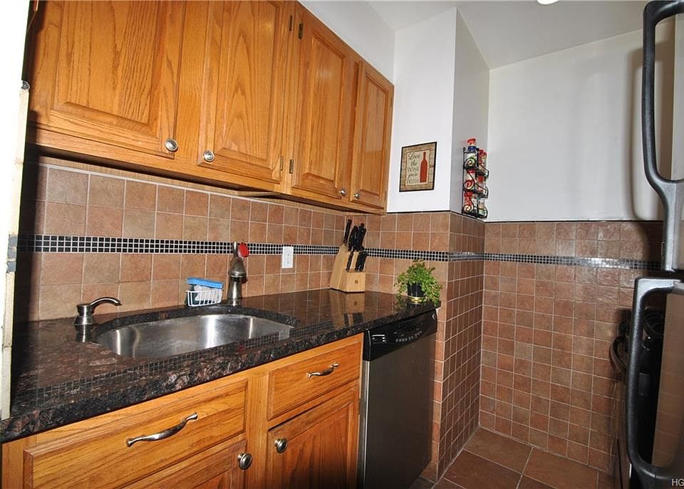 1st image of 395 Westchester Ave APT 5D