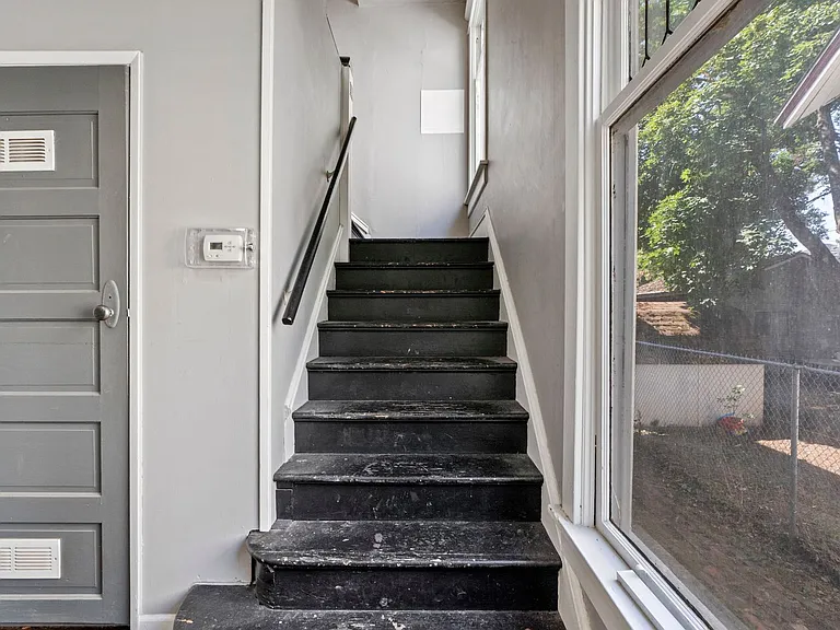 1707 W 8th Ave — Photo 3