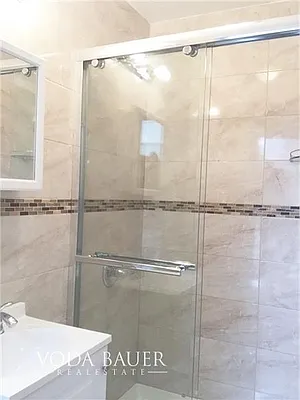 Rented by Voda Bauer Real Estate | media 11