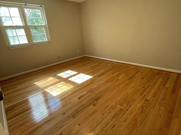 5th image of 2907 Willston Pl APT 302