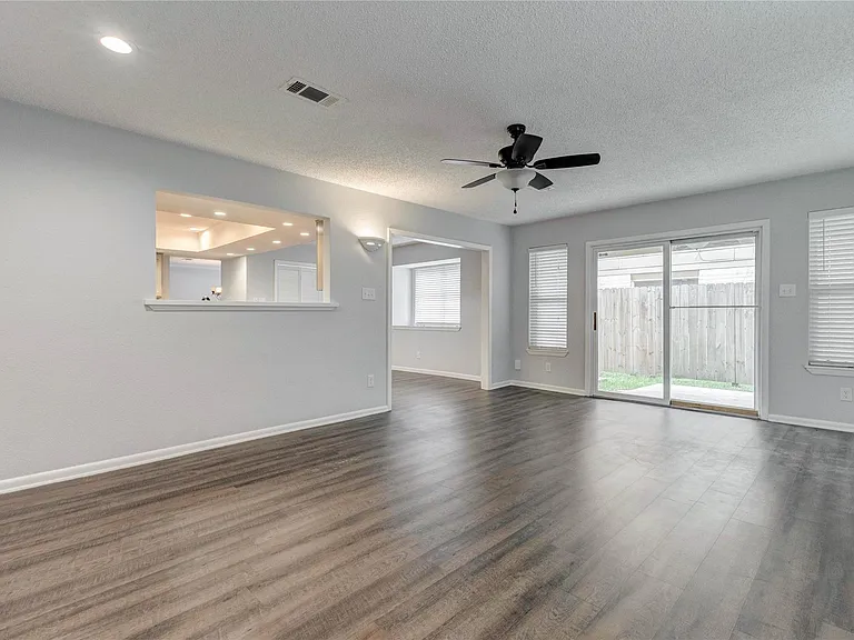9614 Charter Ridge Dr — Photo 13