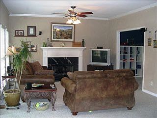 3rd image of 212 Bent Oak Ln