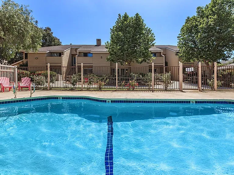 Peppertree Apartments — Photo 6