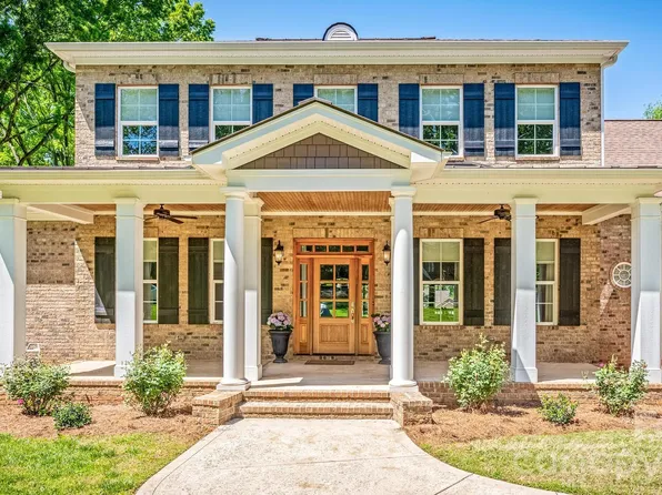 123 Lakefront Dr, Mooresville, NC 28117