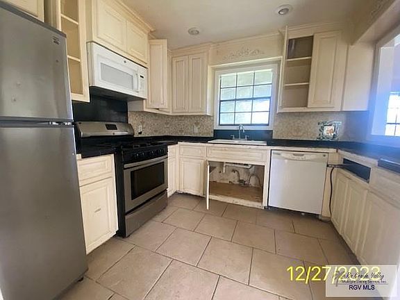 5th image of 1302 S Vermont Ave