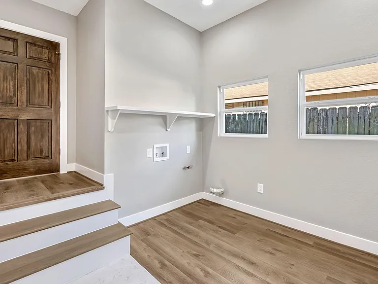 430 N Hutcheson St — Photo 23