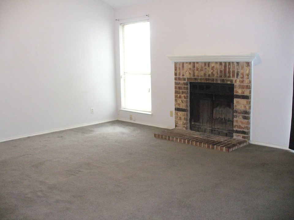 2nd image of 818 Cornfield Dr #1FLOOR