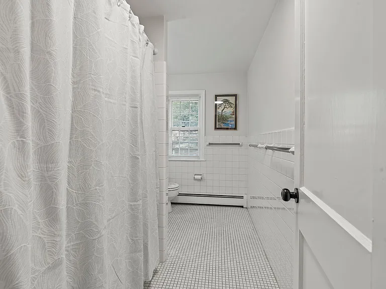 341 Crum Creek Ln — Photo 45