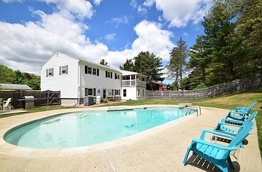 2nd image of 11 Reservoir Dr