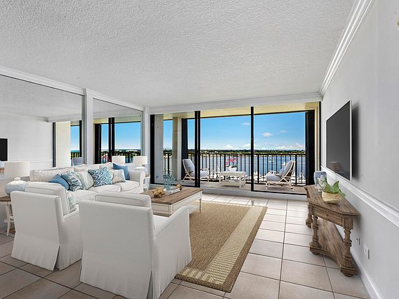 2nd image of 134 Lakeshore Drive #1114