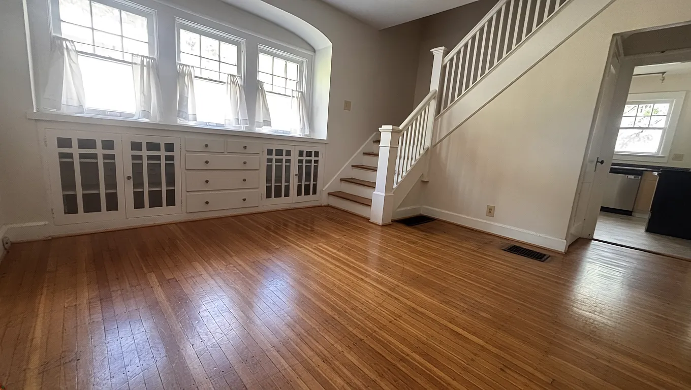 3 bed, 1328 sqft, $1,595 — Photo 2
