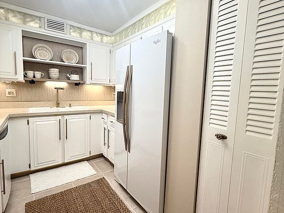 4th image of 1415 Ocean Shore Blvd #J070