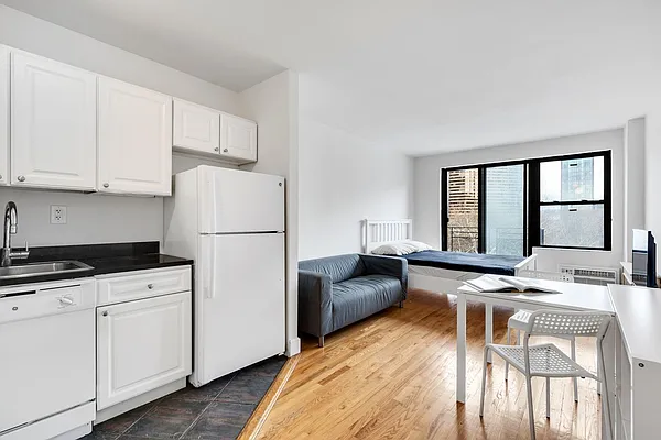 Rented by Cooper & Cooper Real Estate | media 3