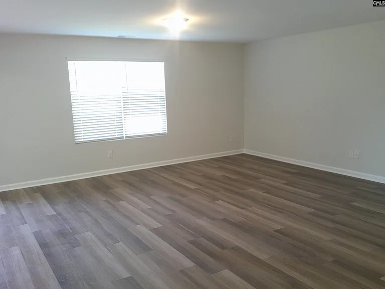 214 Ridley Hill Ln — Photo 3