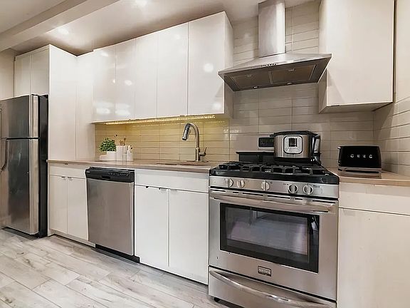 2nd image of 1117 Lafayette Ave #3C