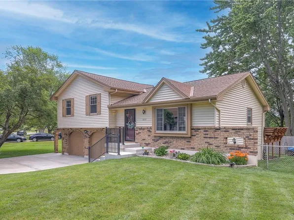 8101 Bel Ray Dr, Belton, MO 64012