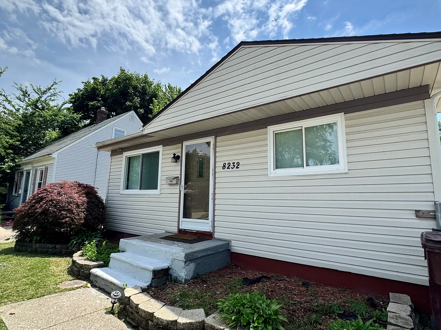 3 bed, 1000 sqft, $1,500 — Photo 2
