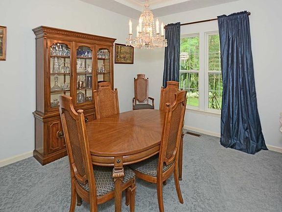 5th image of 3298 Persimmon Ln
