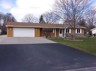 131 Barton Rd, Oshkosh, WI 54904