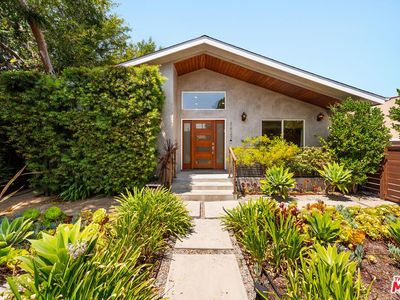 5627 Lemp Ave, North Hollywood, CA, 91601