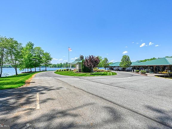 4th image of 92 Mill Run