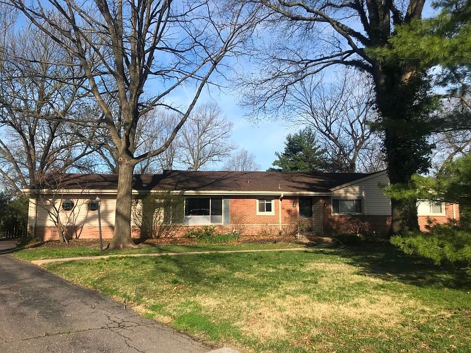 1st image of 28 Country Fair Ln