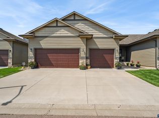 1945 S Sonoma Pl, Sioux Falls, SD 57106