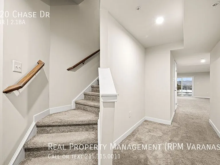 220 Chase Dr — Photo 5