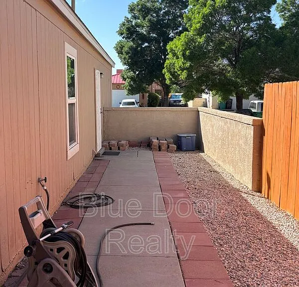 2125 Sierra Ln NE — Photo 35