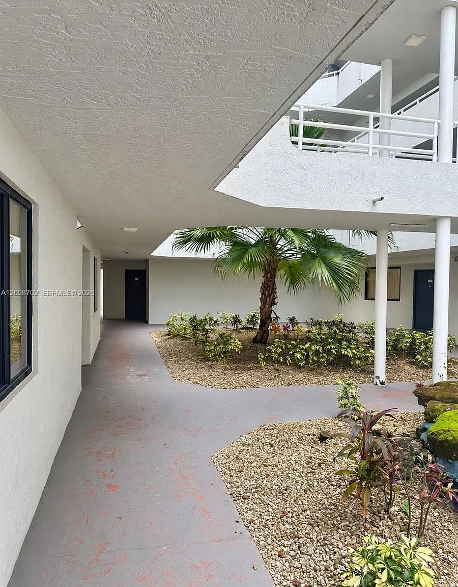 Verabella Falls Condo — Photo 2