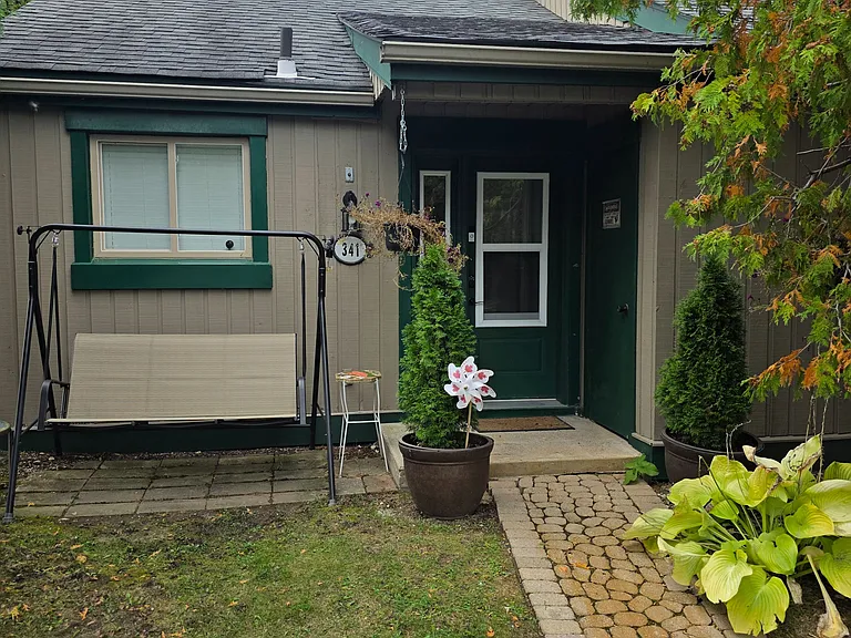 11 Harbour St W #341 — Photo 27