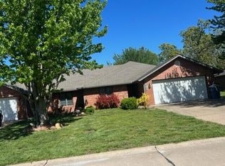 2103 Cornerstone Ct, Neosho, MO 64850