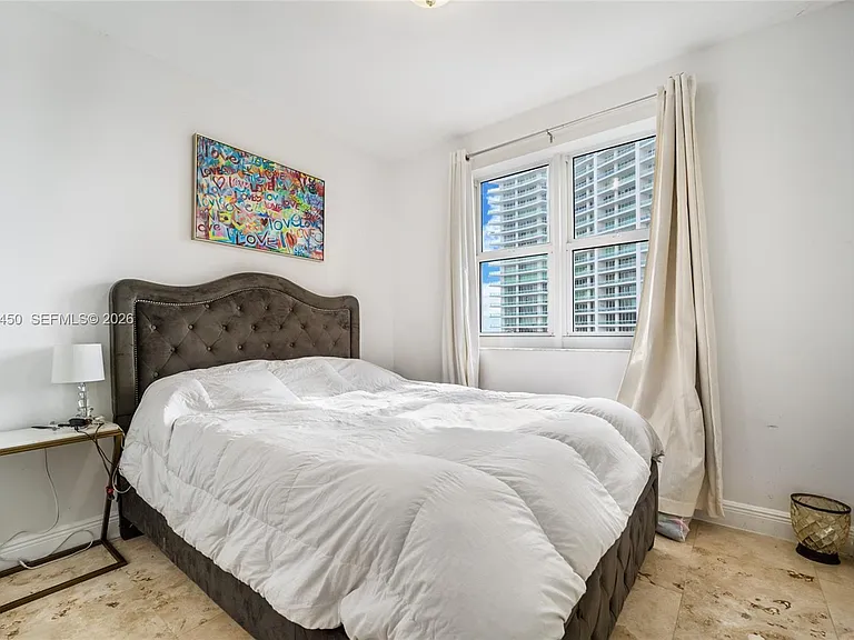 20000 Country Club Dr #1211 — Photo 11