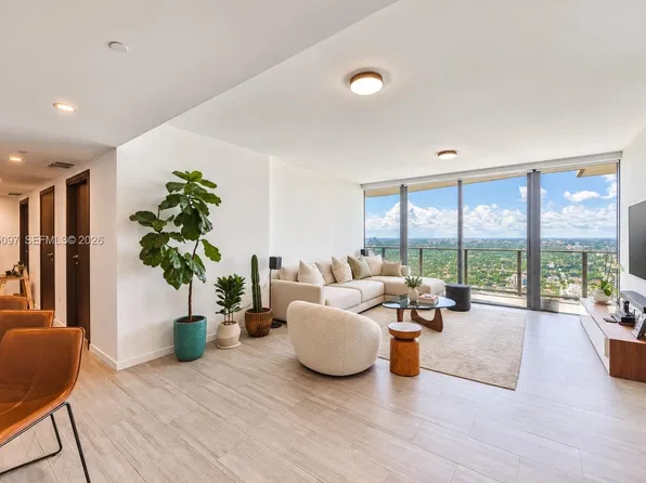 1000 Brickell Plz #4706, Miami, FL 33131