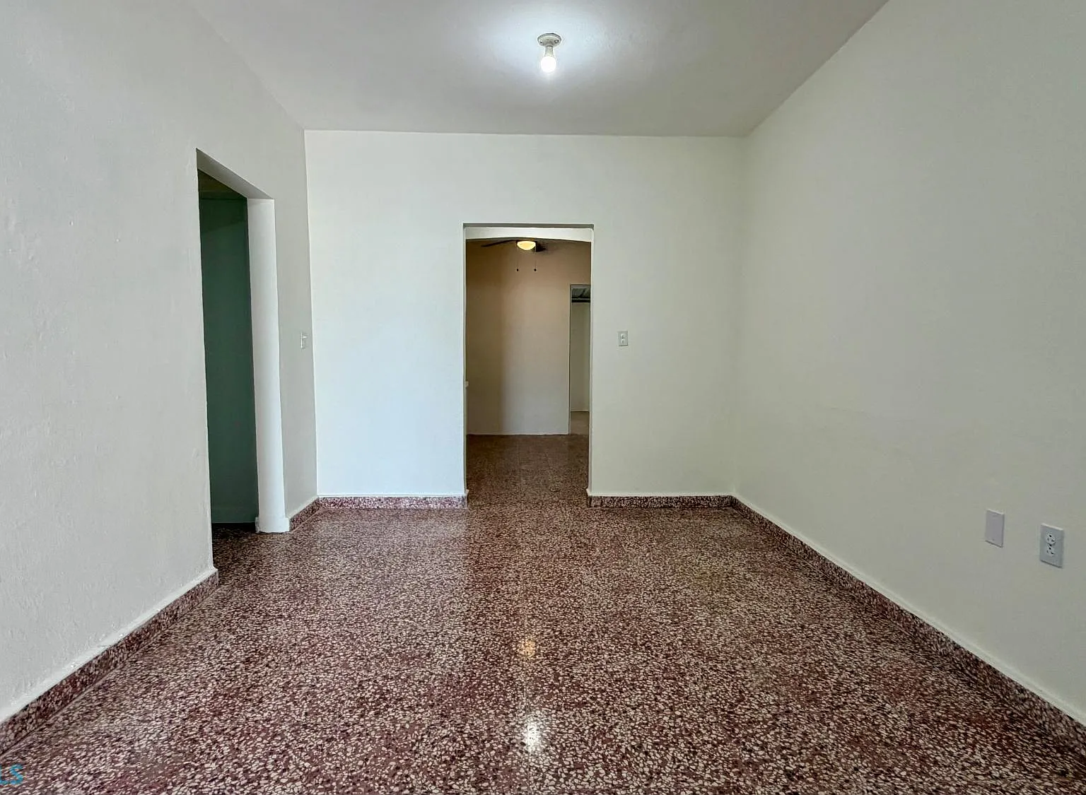 2 bed, 1.0 bath, 1200 sqft, $1,100 — Photo 4