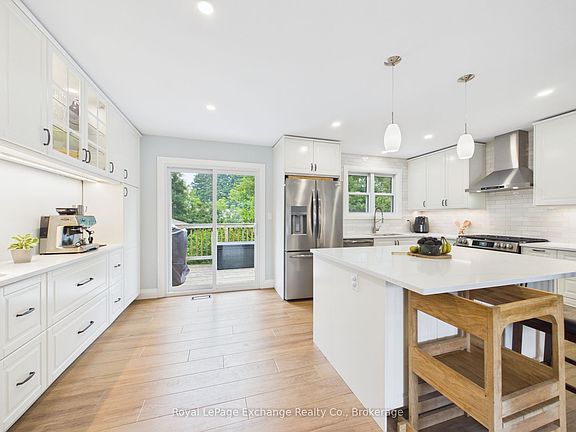 5th image of 453 Elgin St