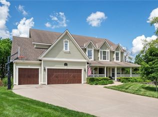 2521 SW Winteroak Cir, Lees Summit, MO 64081