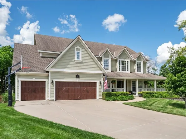 2521 SW Winteroak Cir, Lees Summit, MO 64081