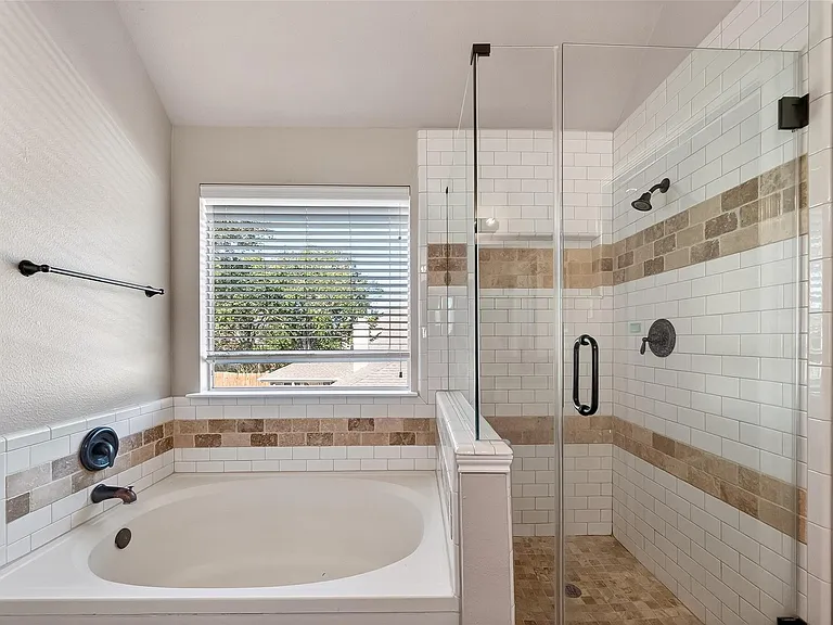 5118 Cherry Blossom Dr — Photo 36