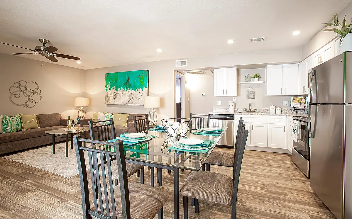 Stonegate Furnished Apartments — Photo 3