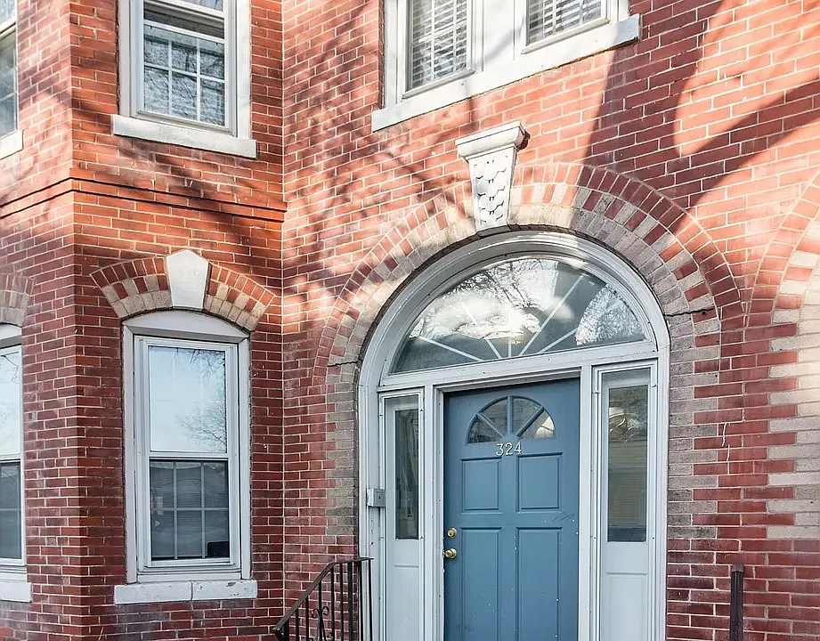 324 Chelsea St #3