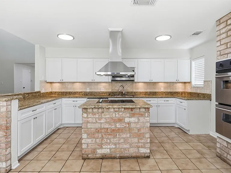 22411 Waynoka Rd — Photo 10
