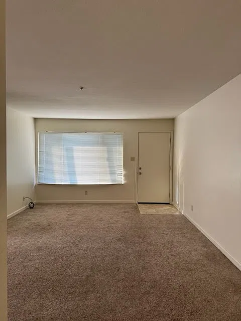 2 bed, $2,400 — Photo 3