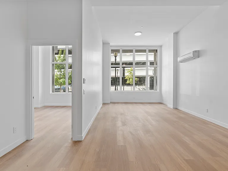 1 Lyon Place — Photo 36