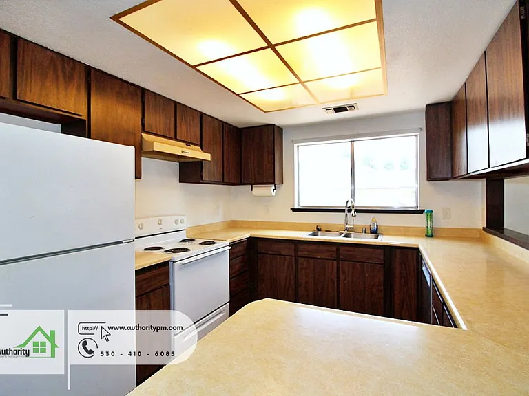 8615 Patricia Dr — Photo 9