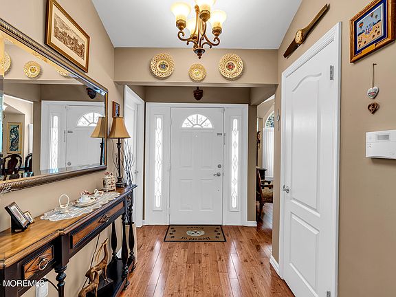 3rd image of 26 Weybridge Court